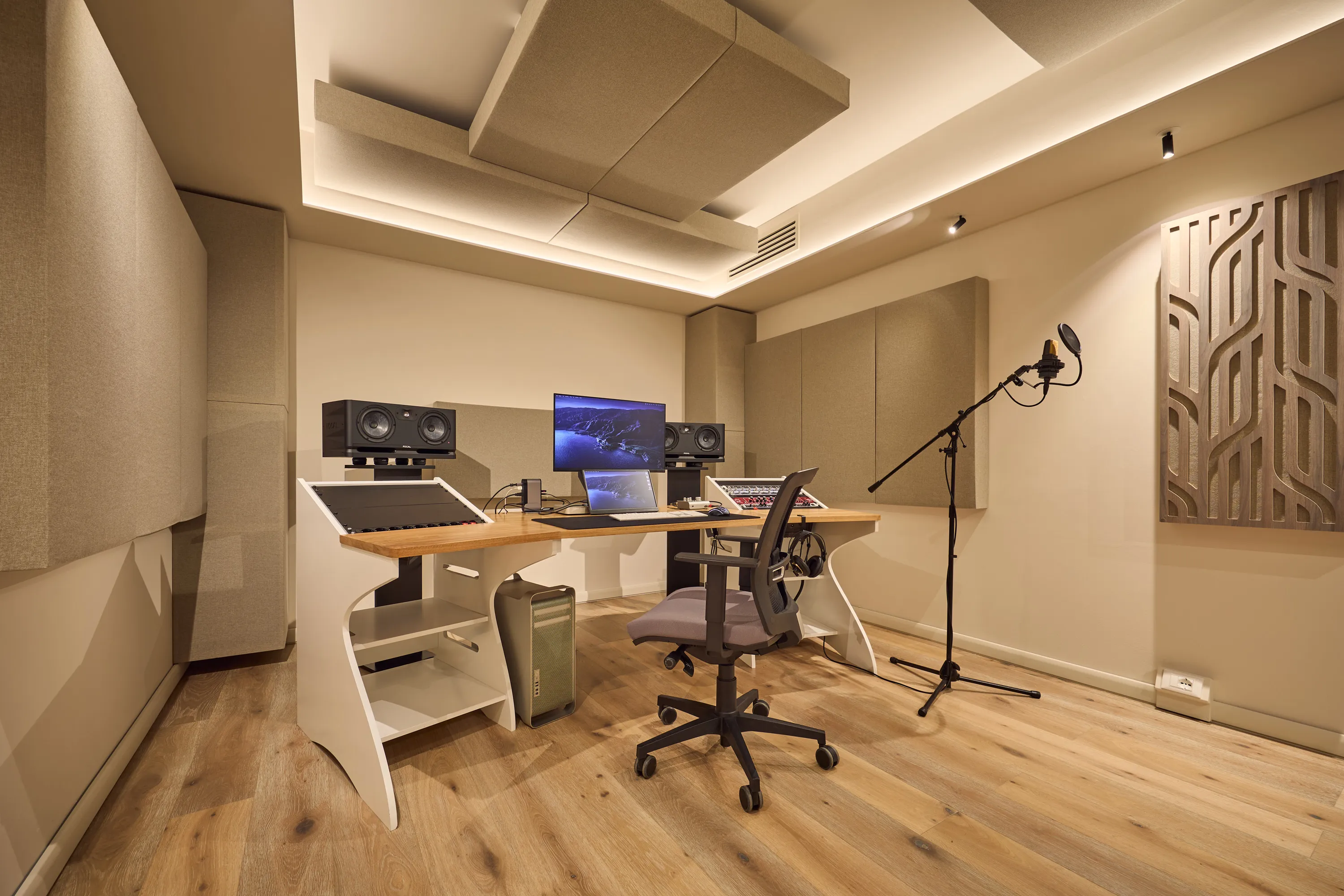 Shibuya Studios - Microfono